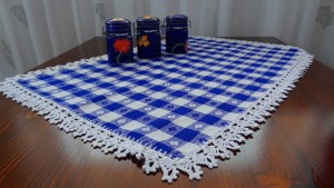 Şervet cu bordură croşetată manual