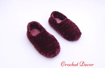 Papucei de casa pentru copii si bebelusi crosetati manual din fir de catifea Vellutino_pe talpici Happy Feet Slim_Crochet Decor