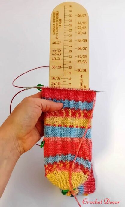 Rigla pentru sosete tricotate manual_de la elastic la varf_Crochet Decor_4