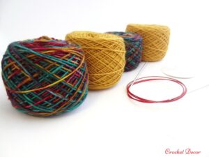 Gheme-bobinate-fir-Terra-Symfonie-Yarns-Turmeric-si-Party-Lights_3