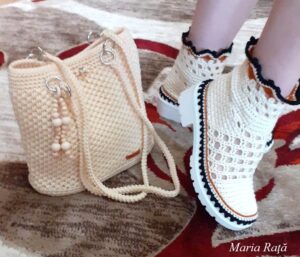 Cizme scurte crosetate cu model dantelat si fir Alize Diva Silky Effect pe talpa Mongol_Maria Rata
