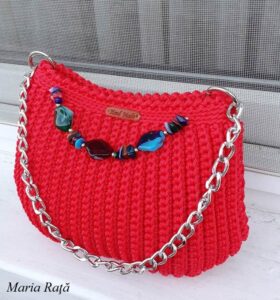 Poseta rosie cu inchidere cu magnet de cusut si lant scurt metalic mare_fir Swan Black_Maria Rata