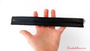 Ramă AGNES – articulată, închidere magnetică cu bordură din piele ecologică găurită_Mare 25 cm_Negru