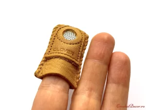 CLOVER Degetar pentru cusut din piele naturala_5