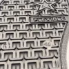 Detaliu textură talpă TIM neagră — cauciuc flexibil pentru sneakers croșetați
